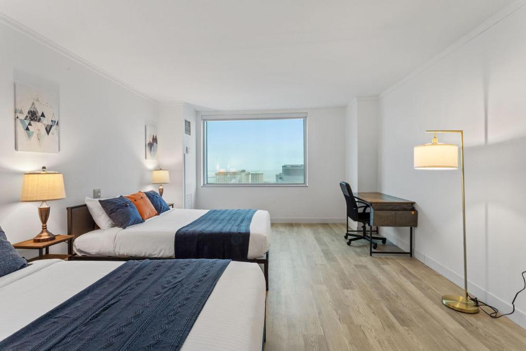 Beachfront 1br 2ba Cozysuites At Showboat *